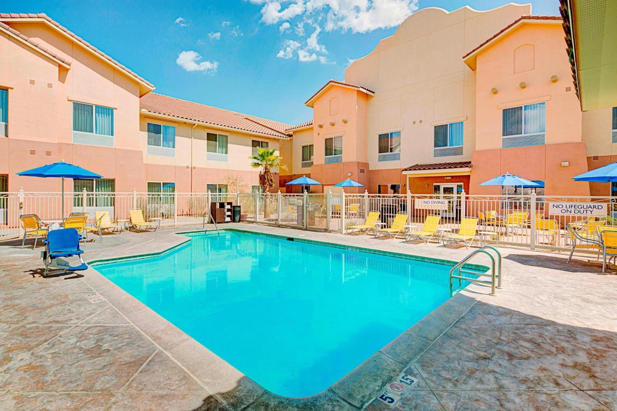 Fairfield Inn & Suites Twentynine Palms - Joshua Tree National Park Екстер'єр фото